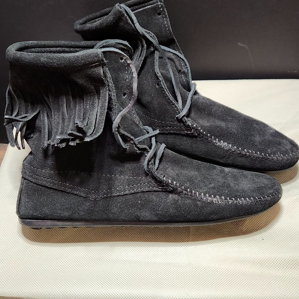 Minnetonka Black Suede Women's Boots - Picture 2 of 6